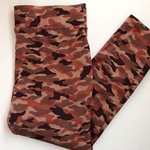LOGO Pink Camo Leggings